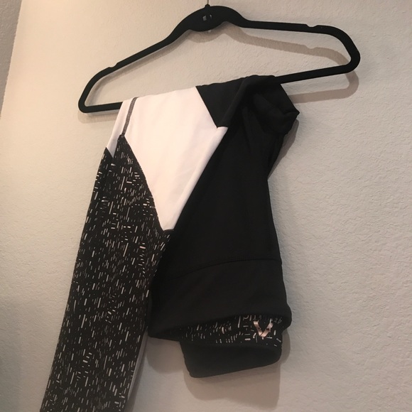 Workout Leggings - Picture 2 of 4